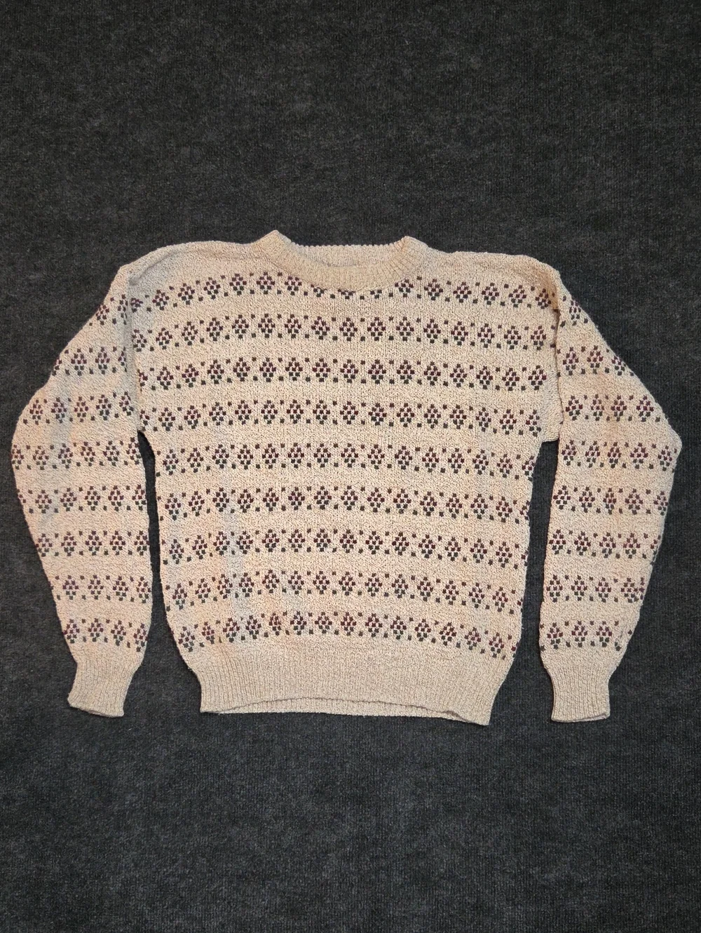Liberty By Old Glory Men's Cream Crewneck Sweater with Burgundy Pattern